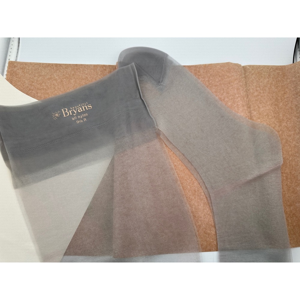 Vintage 1950s Beautiful Bryans Nylon Garter Stockings Grey Hosiery 9.5 R NOS